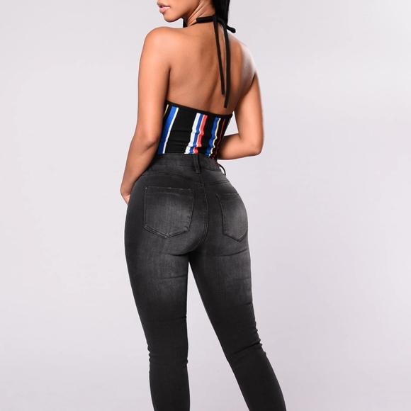 Sz M Fashion Nova Halter Bodysuit - Picture 5 of 6